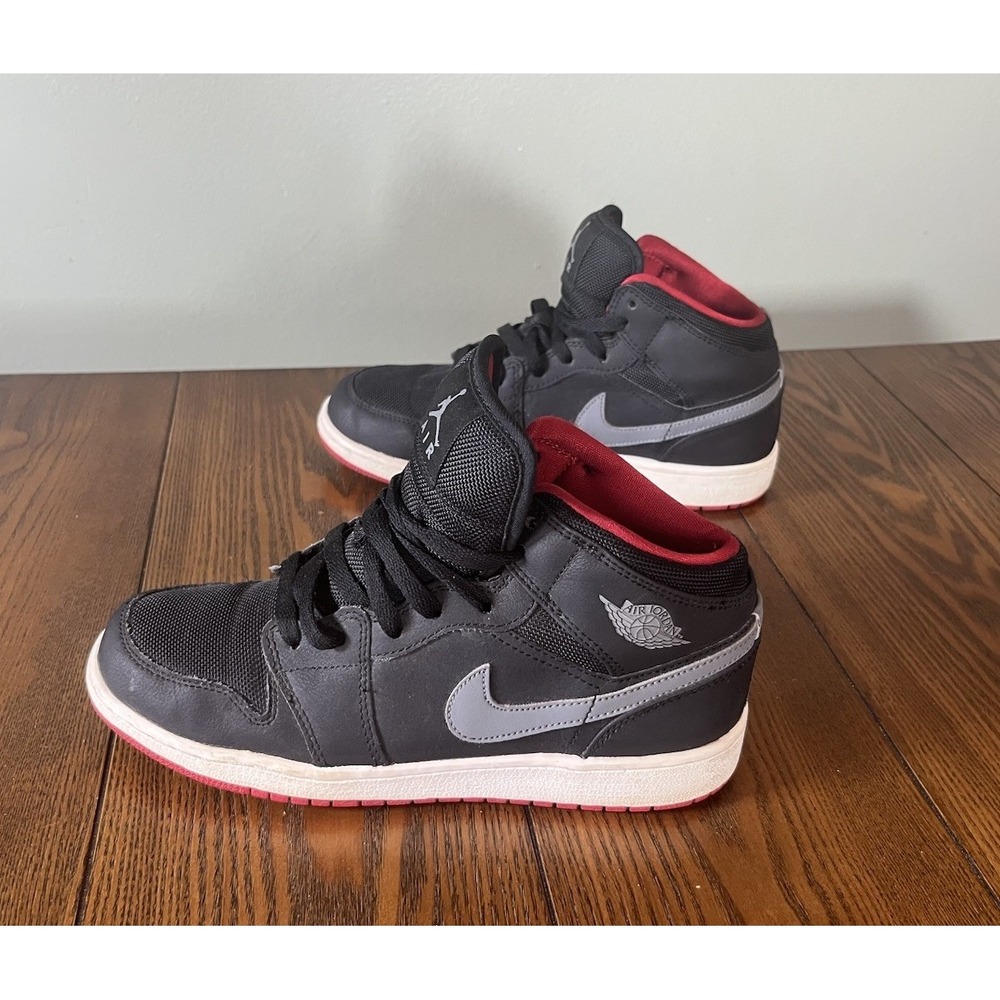 Nike Boys Air Jordan 1 Mid 554725-079 Black Basketball Shoes Sneakers Size 6Y
